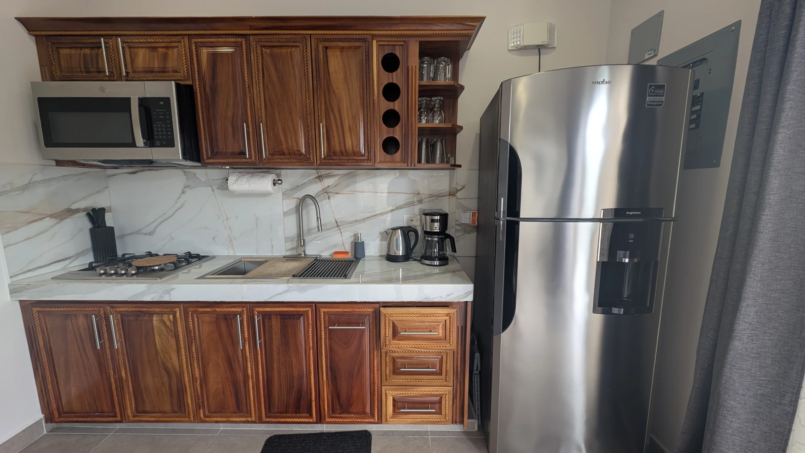 PXL_20260106_210129443